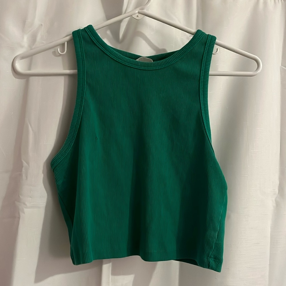 Size Medium H and M crop tank